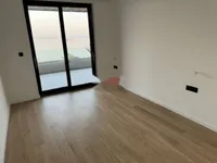 Недвижимость Трехкомнатная квартира в центре: 10