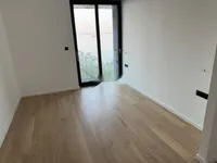 Недвижимость Трехкомнатная квартира в центре: 12