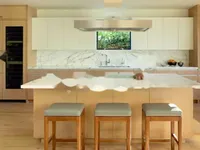 Недвижимость Четырехкомнатная квартира в центре: 3