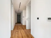 Недвижимость Квартира 5 и более комнат Белиград: 9