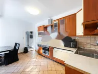 Недвижимость Четырехкомнатная квартира в Любляне: 3