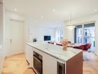 Недвижимость Двухкомнатная квартира в центре: 8