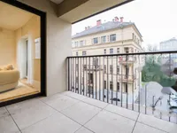 Недвижимость Двухкомнатная квартира в центре: 10