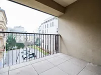 Недвижимость Двухкомнатная квартира в центре: 11