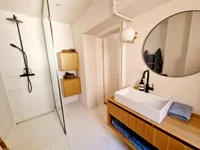 Недвижимость Трёхкомнатная квартира центр: 4