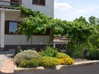 Недвижимость Дом, Побеги: 3