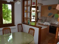 Недвижимость Дом, Побеги: 12