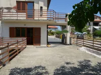 Недвижимость Дом, Побеги: 14