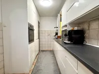 Недвижимость Четырехкомнатная квартира у рынка в Копере: 4