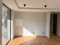 Недвижимость Четырехкомнатная квартира: 5