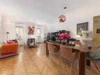 Недвижимость Четырехкомнатная квартира в центре Любляны: 1