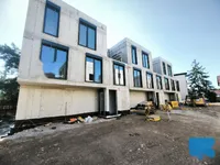 Недвижимость Дом с террасой Шишка 5: 5