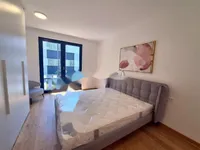 Недвижимость Квартира 3 комнаты, Центр: 8