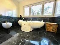 Недвижимость Четырёхкомнатная квартира Центр: 2