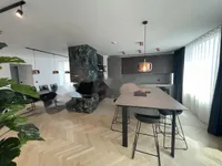 Недвижимость Пятикомнатная квартира Центр: 1