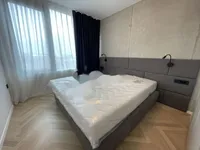 Недвижимость Пятикомнатная квартира Центр: 11