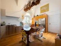 Недвижимость Квартира, 5+ комнат, Центр Любляны: 5