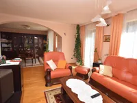 Недвижимость Дом с террасой Подутик: 2