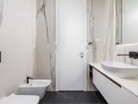 Недвижимость Четырехкомнатная квартира в центре: 9