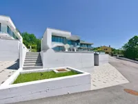 Недвижимость Новый дом 300 м² в центре: 3