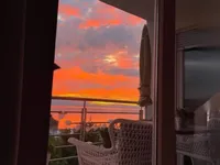 Недвижимость Двухкомнатная квартира в центре: 8