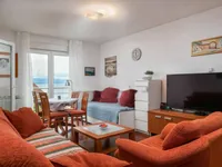 Недвижимость Двухкомнатная квартира в центре: 20