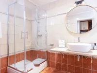 Недвижимость Трехкомнатная квартира Центр: 12