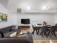 Недвижимость Трехкомнатная квартира Центр: 12