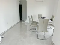 Недвижимость Трехкомнатная квартира в центре: 10