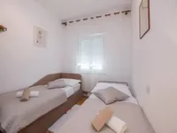 Недвижимость Трёхкомнатная квартира, центр: 16