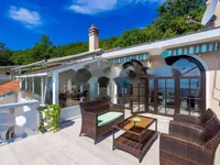 Недвижимость Семейный дом 430 м², Центр.: 24