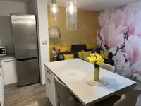 Недвижимость Двухкомнатная квартира в центре: 2