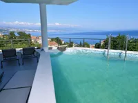 Недвижимость Семейный дом 360 м², Центр: 6