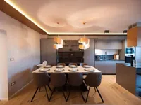 Недвижимость Семейный дом 404 м², Центр: 2