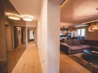 Недвижимость Семейный дом 404 м², Центр: 7