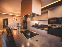 Недвижимость Семейный дом 404 м², Центр: 22