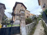 Недвижимость Четырехкомнатная квартира, Опатия: 1