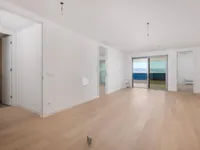 Недвижимость Трехкомнатная квартира в центре: 6