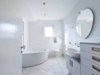 Недвижимость Четырехкомнатная квартира в центре: 3