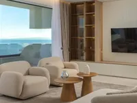 Недвижимость Трёхкомнатная квартира в Центре: 13