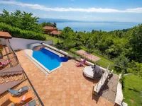 Недвижимость Семейный дом 300 м², Центр, Опатия: 7