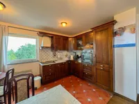 Недвижимость Трехкомнатная квартира центр: 3