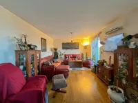 Недвижимость Трехкомнатная квартира центр: 23