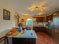 Недвижимость Трехкомнатная квартира центр: 25