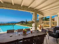 Недвижимость Семейная вилла 4 м², новая: 10