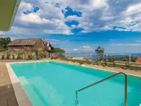 Недвижимость Семейная вилла 4 м², Запад: 7