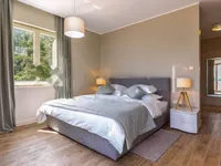 Недвижимость Семейная вилла 4 м², Запад: 14