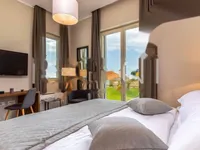 Недвижимость Семейная вилла 4 м², Запад: 23