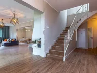 Недвижимость Семейная вилла 4 м², Запад: 27