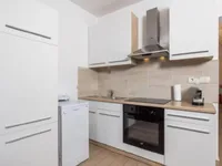 Недвижимость Трехкомнатная квартира в центре: 9